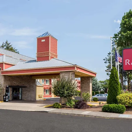 Ramada By Wyndham Portland Hotel